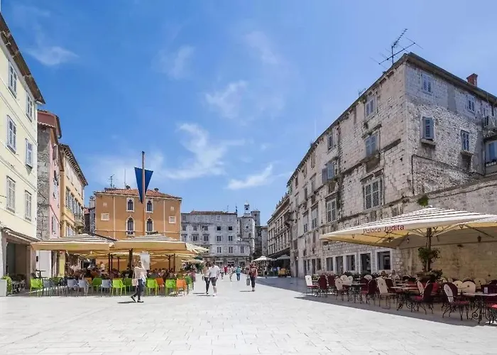 Zana Luxury Center 公寓