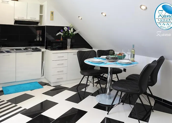 Zana Luxury Center 公寓 *