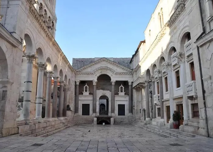 公寓 Zana Luxury Center