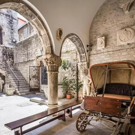 Apartment Zana Luxury Center Split