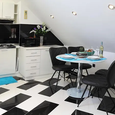 Zana Luxury Center Apartment *