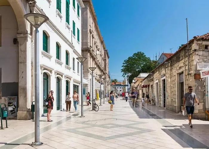 Zana Luxury Center Apartment *