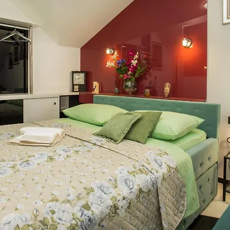 Zana Luxury Center Apartment *