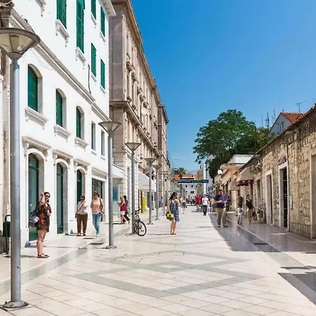 Zana Luxury Center דירה *
