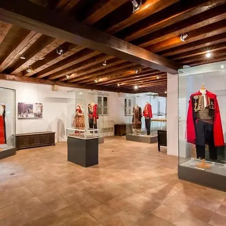 Zana Luxury Center